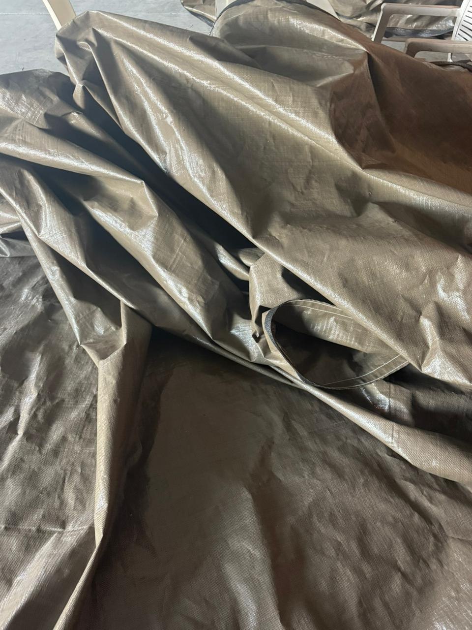 Close-up of the UV-stabilised woven HDPE fabric and reinforced loop